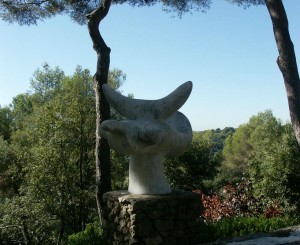 L’Oiseau Solaire de l’artiste Joan Miró.